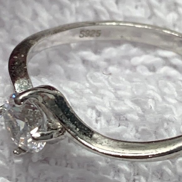 .925 Sterling CZ Ring. Size 6-3/4. Preowned. (585) - Picture 3 of 3